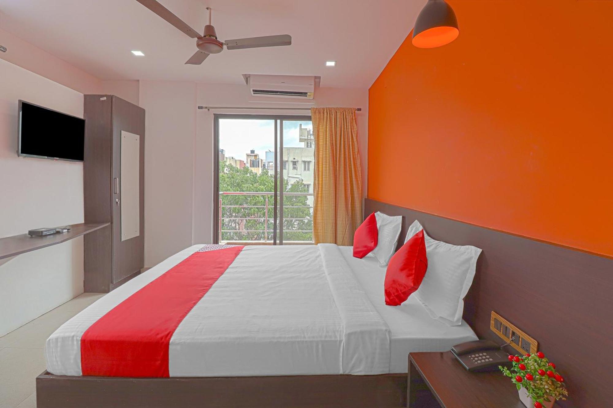 Super Hotel O Blooms Residency Near Baiyappanahalli Metro Station بنغالور المظهر الخارجي الصورة